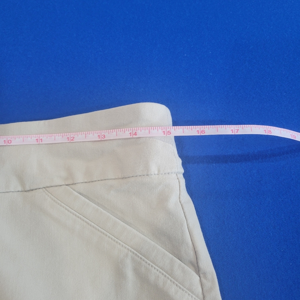 Studio Works Tan Bermuda Shorts / Size 10 / Elastic Waist - Picture 5 of 5